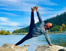 Eddy Toyonaga yoga in Canada