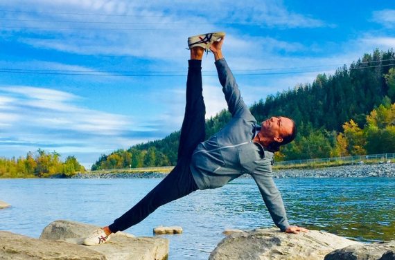 Eddy Toyonaga yoga in Canada